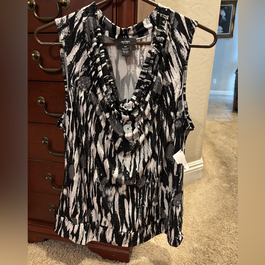 Alfani Black And White Sleeveless Cowl Neck Camisole